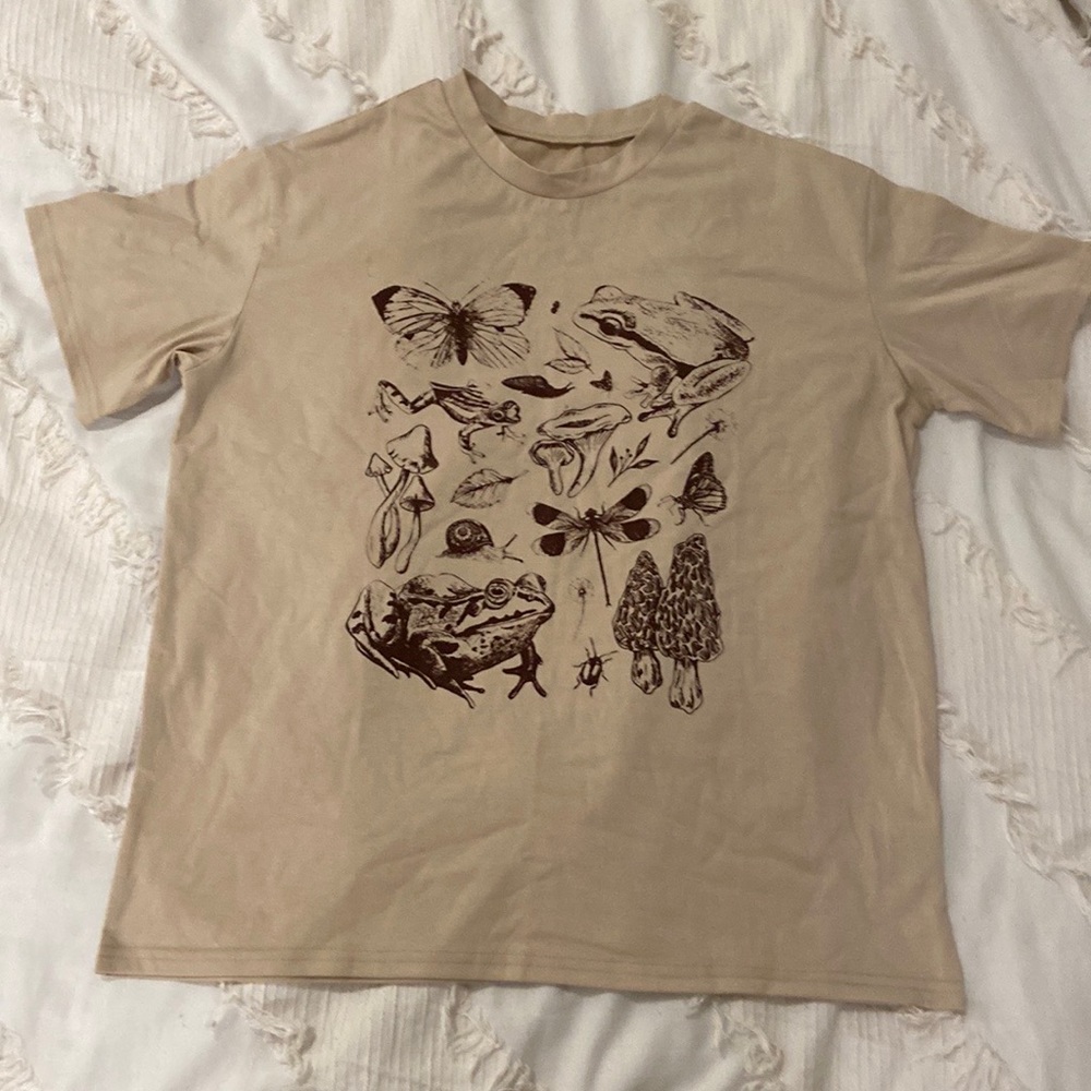 Woman’s brown Shein t-shirt